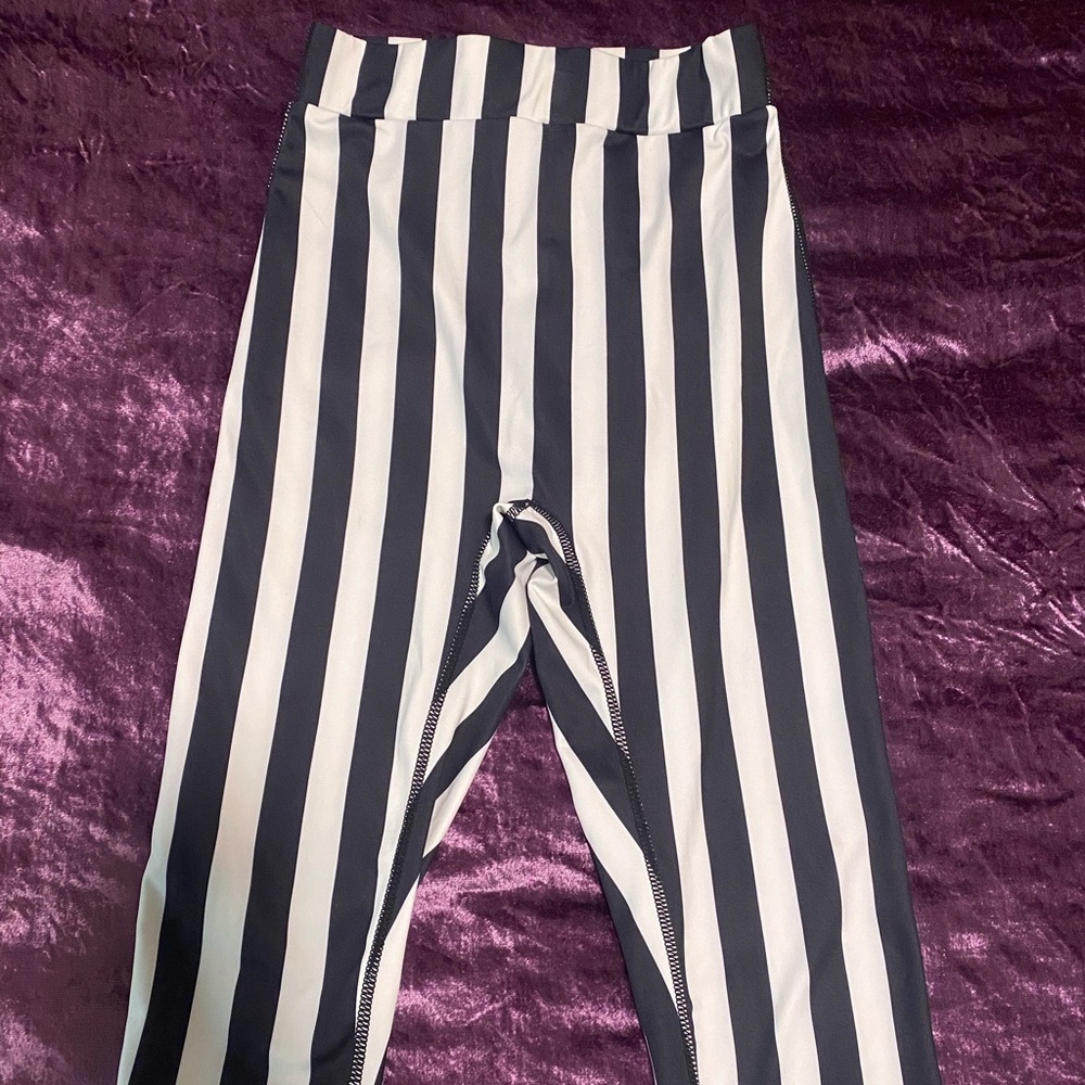 Striped Black and White high waisted Leggings